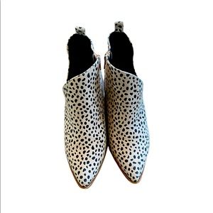 Animal print bootie size 7, tan and black